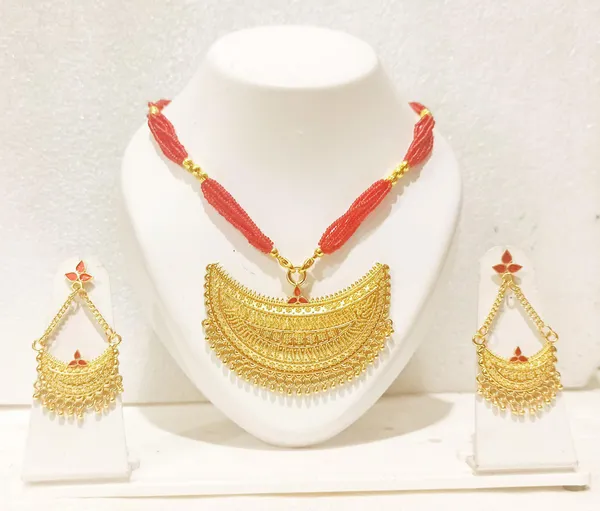 Assamese_Traditional_Gold_Plated_Red_Colour_Joonbiri_Tassel_Jewellery_Set_For_Girls_&_Women